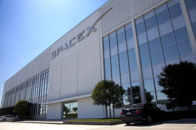 la-fi-re-spacex-headquarters-sold-20140805-650x433